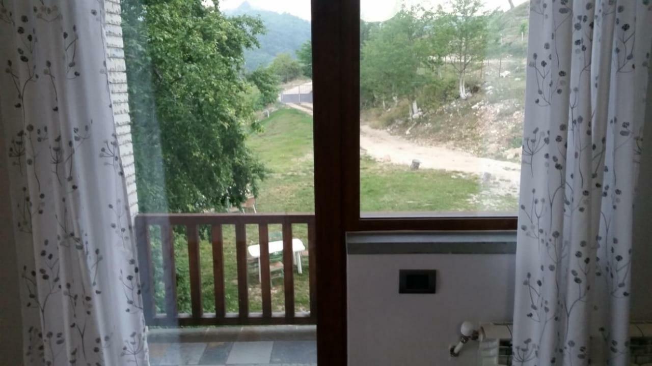 Bujtina E Tomorrit Hotell Ujanik Exteriör bild