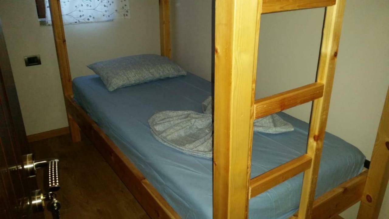 Bujtina E Tomorrit Hotell Ujanik Exteriör bild
