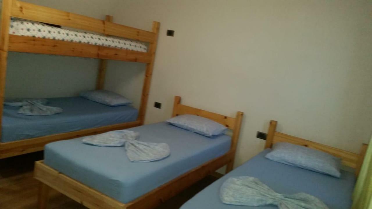 Bujtina E Tomorrit Hotell Ujanik Exteriör bild