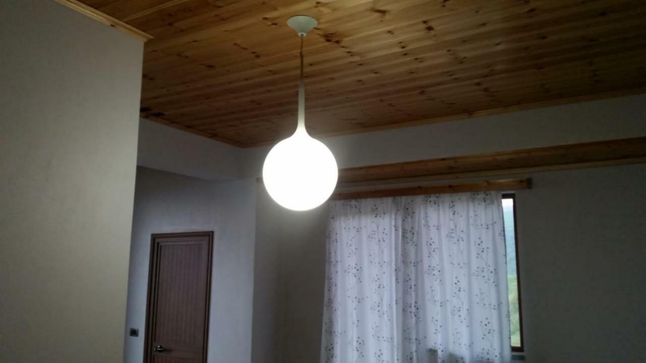 Bujtina E Tomorrit Hotell Ujanik Exteriör bild